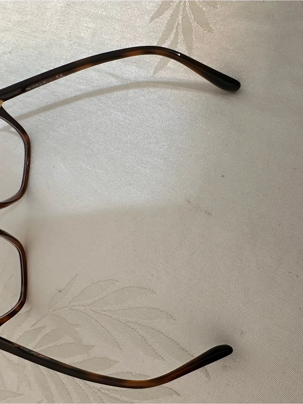 Vogue Tortoiseshell Cat-Eye Glasses in Brown and Black 51 17 140